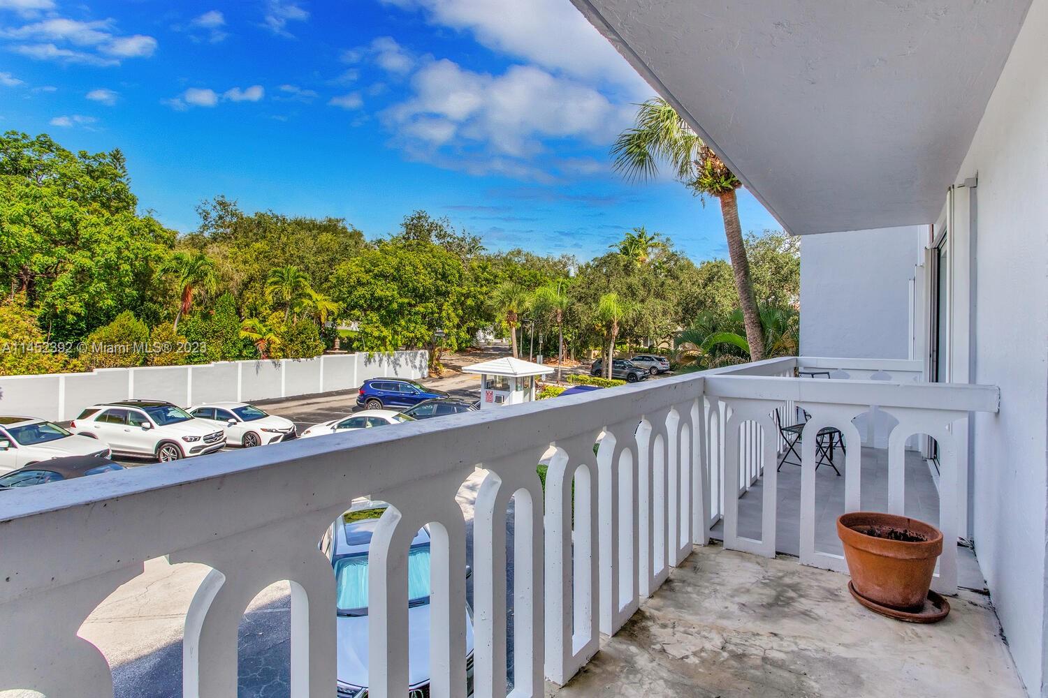 100 Edgewater Dr # 205