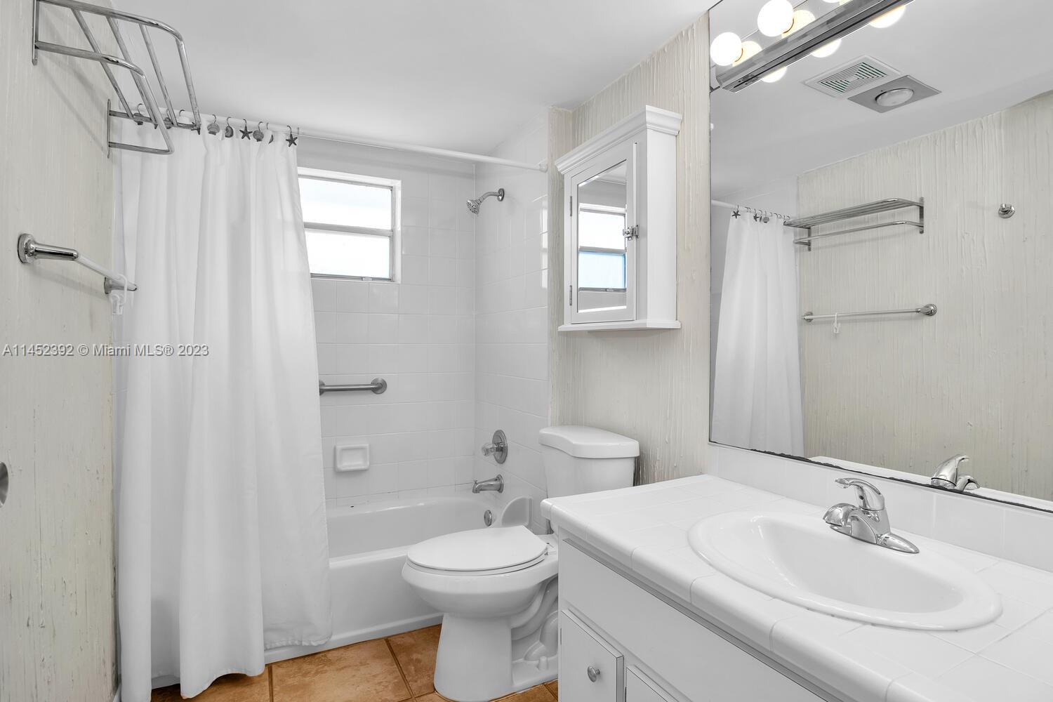 100 Edgewater Dr # 205