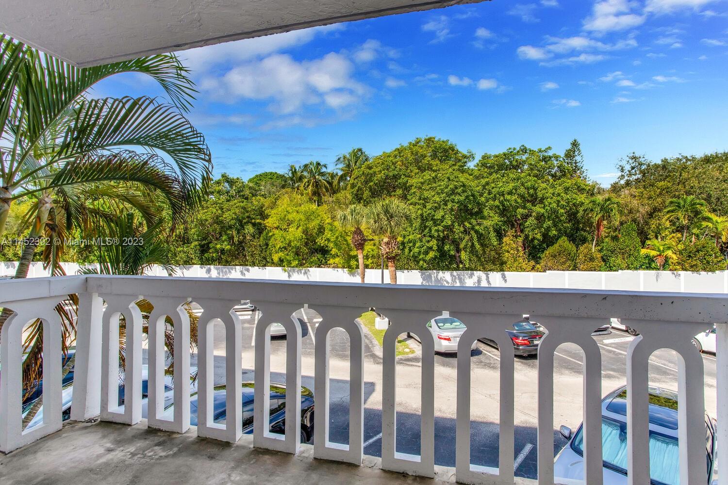 100 Edgewater Dr # 205