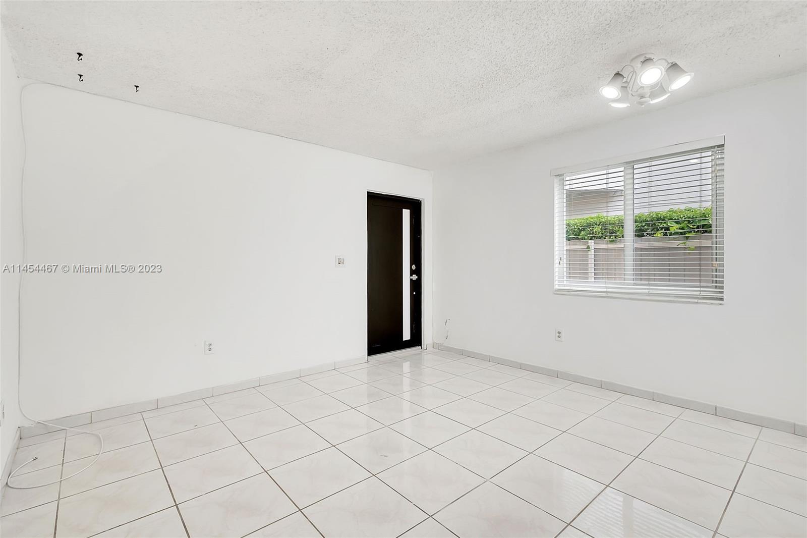 2754 SW 13th St Unit: 1st Floor