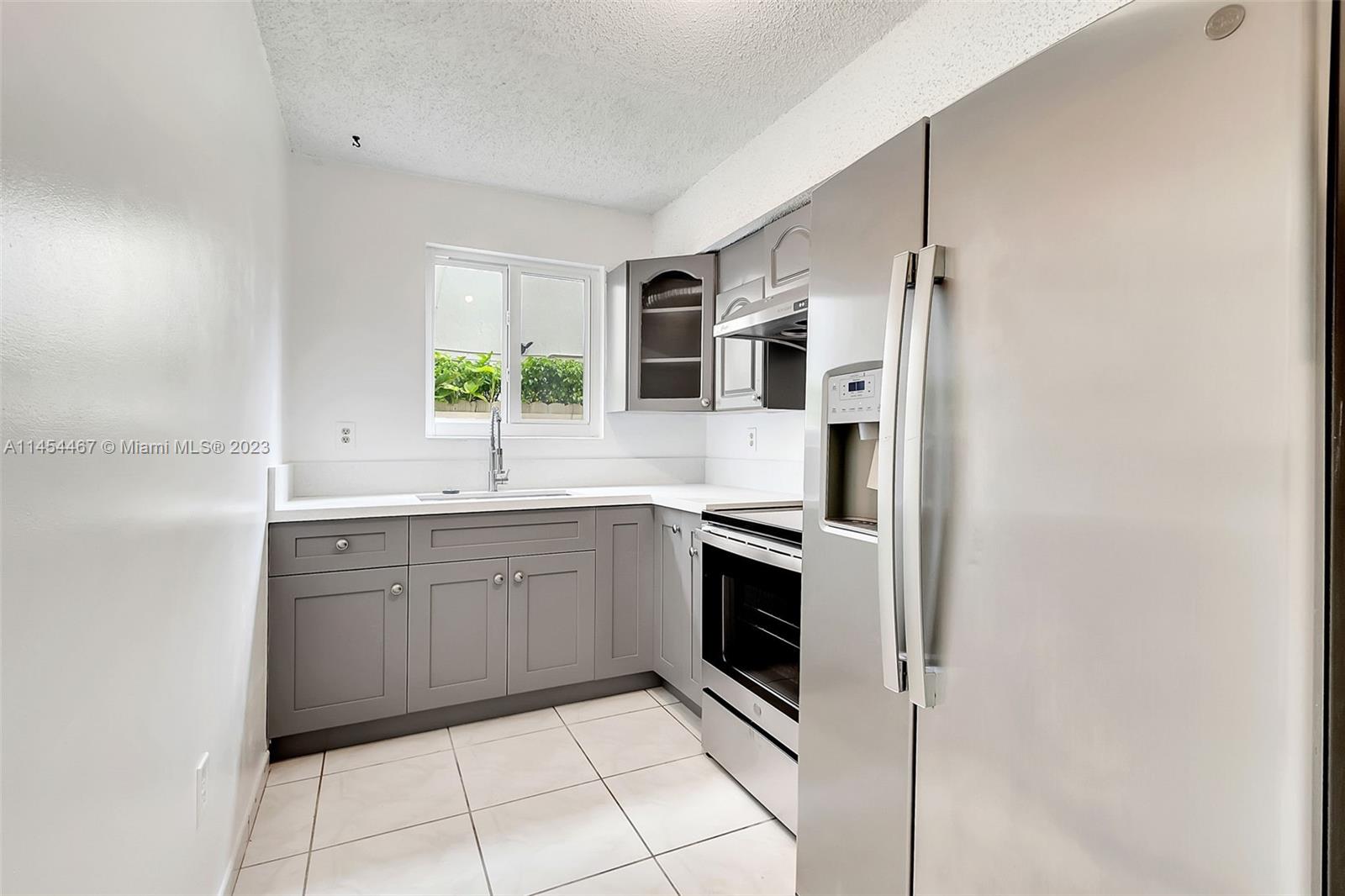 2754 SW 13th St Unit: 1st Floor