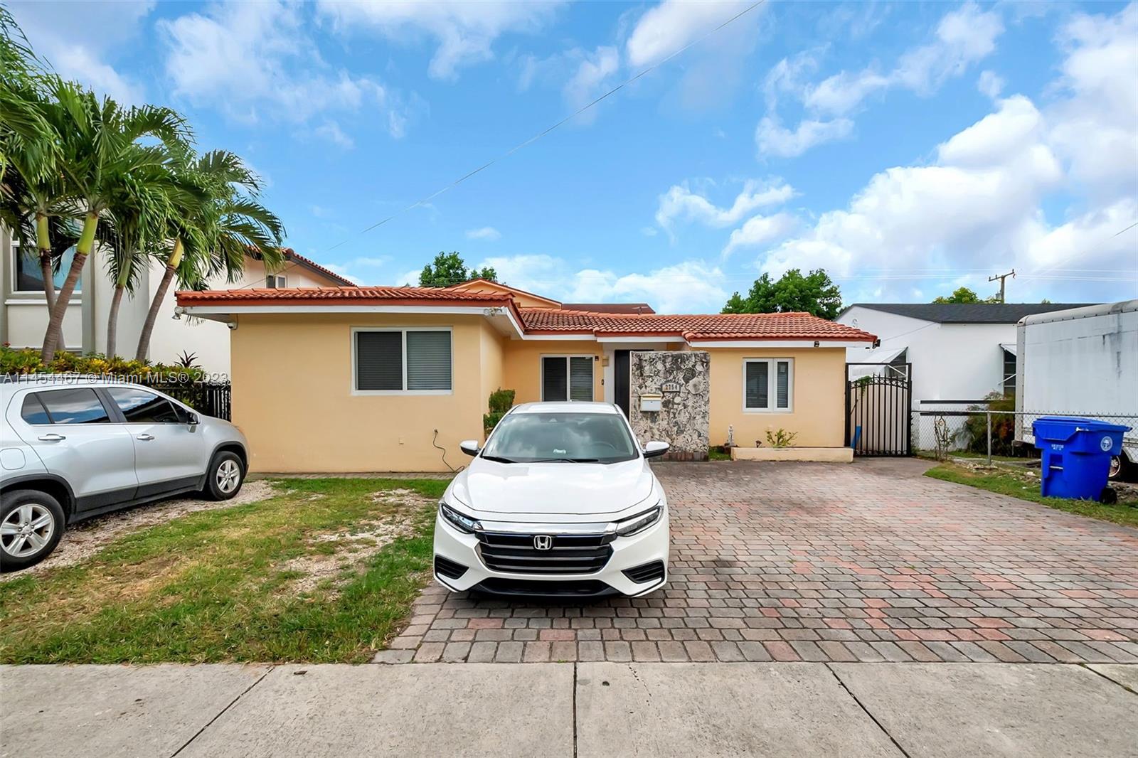 2754 SW 13th St Unit: 1st Floor