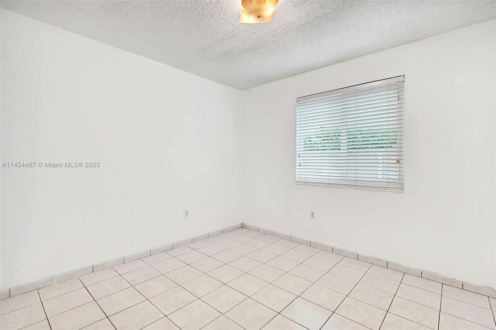 2754 SW 13th St Unit: 1st Floor