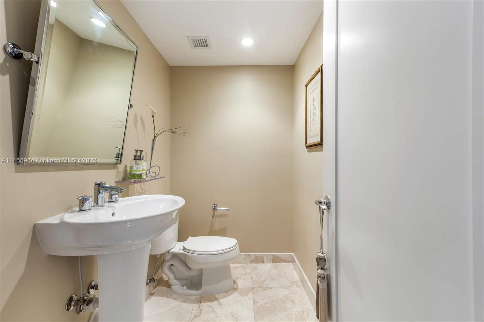 9400 W Bay Harbor Dr # 303