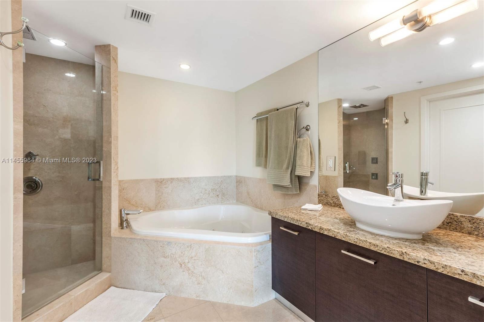 9400 W Bay Harbor Dr # 303