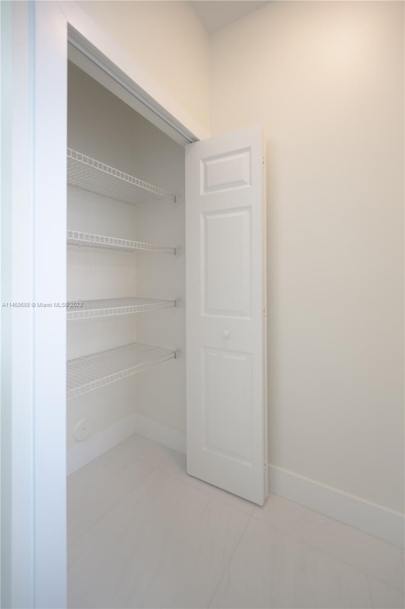 10613 SW 6th St # 1004