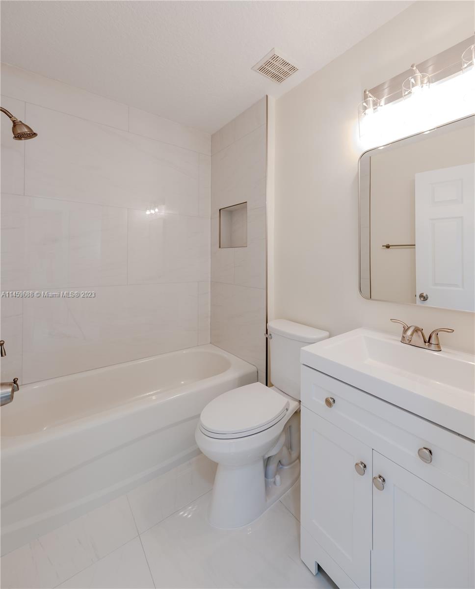 10613 SW 6th St # 1004