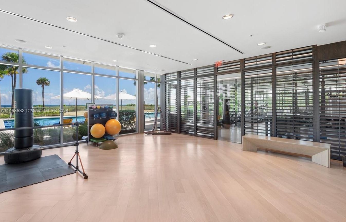 360 Ocean Dr # 1106S