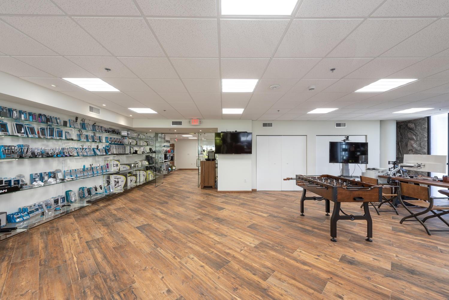 4300 Biscayne Blvd # 303