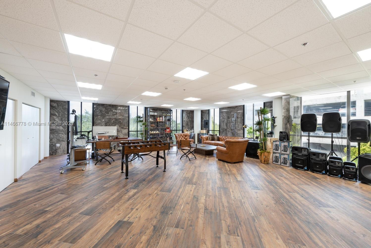 4300 Biscayne Blvd # 303