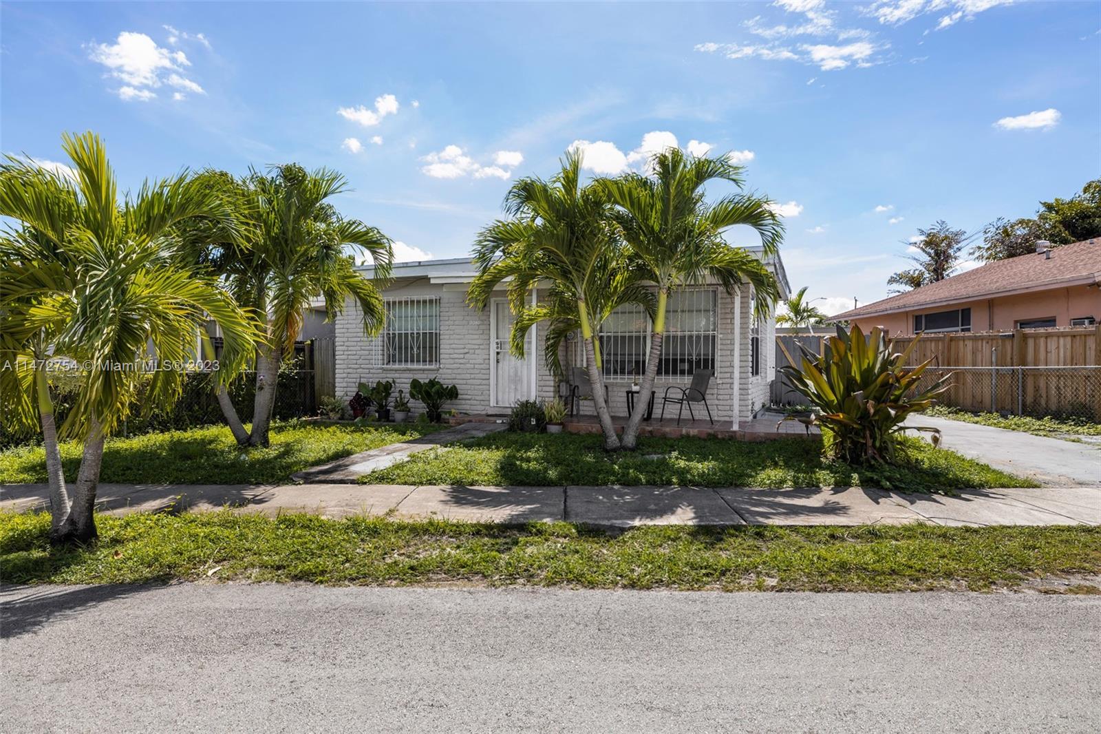3040 SW 12th St
