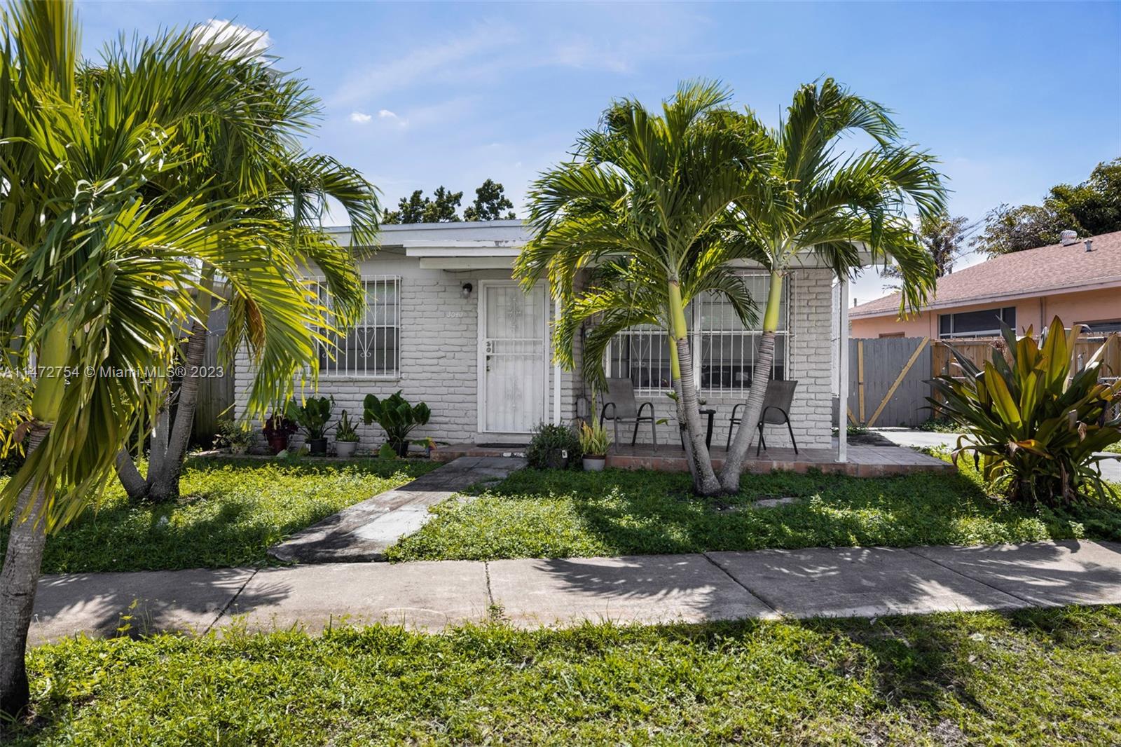 3040 SW 12th St