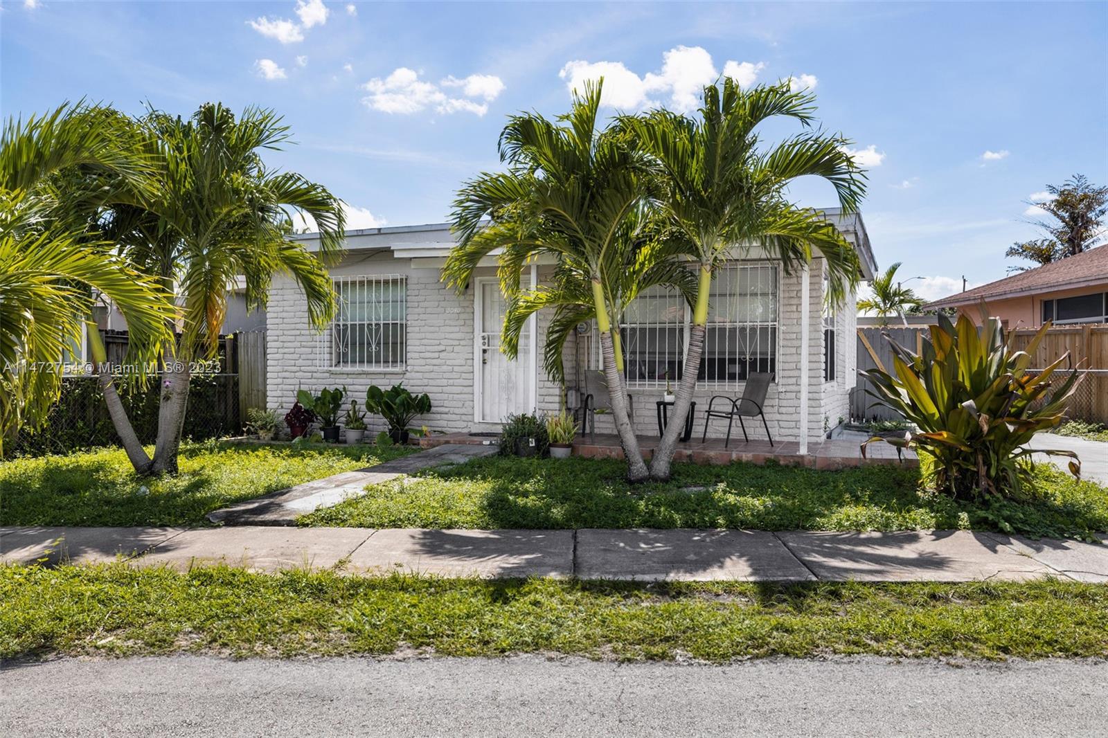 3040 SW 12th St