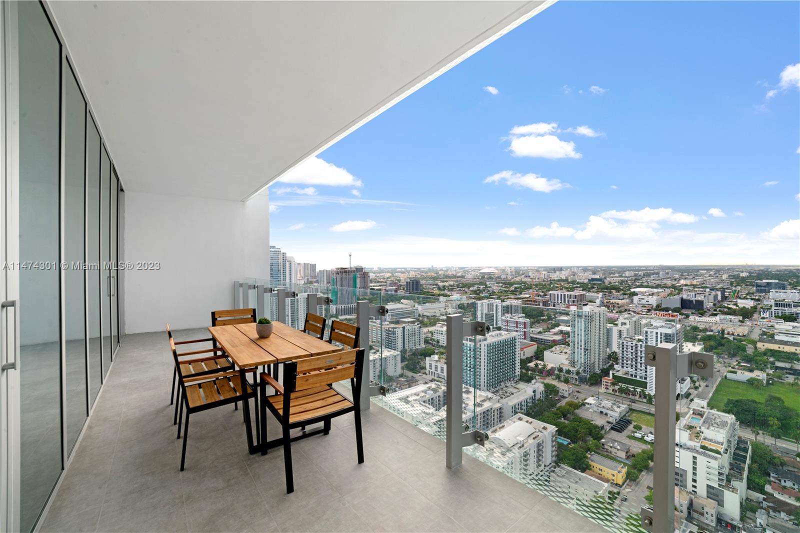 700 NE 26th Ter # 3906