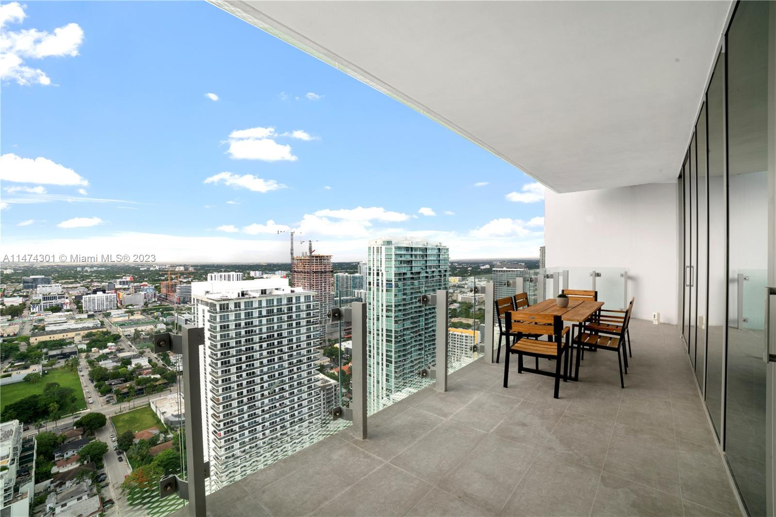 700 NE 26th Ter # 3906