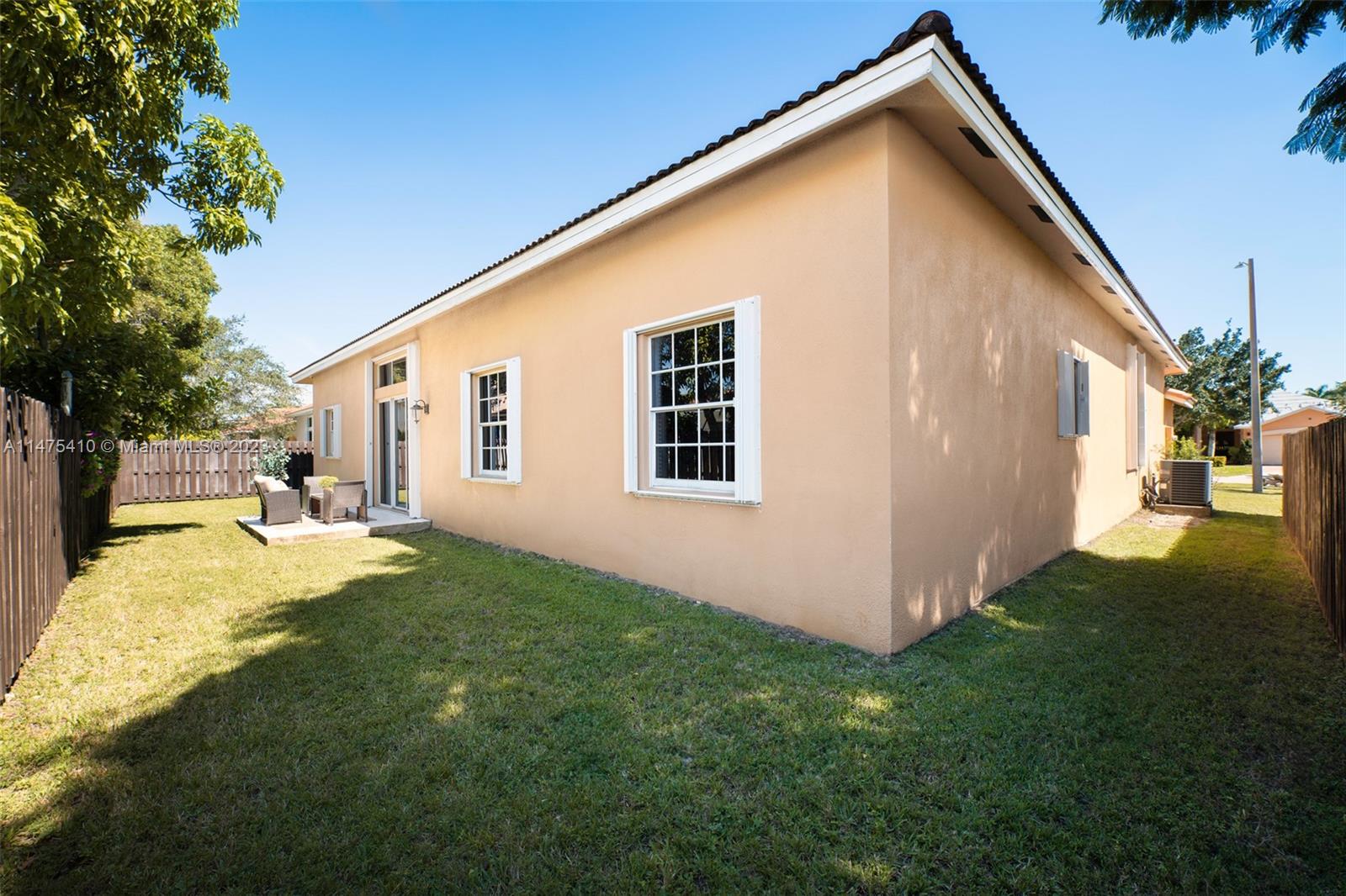 1188 NW 165th Ave