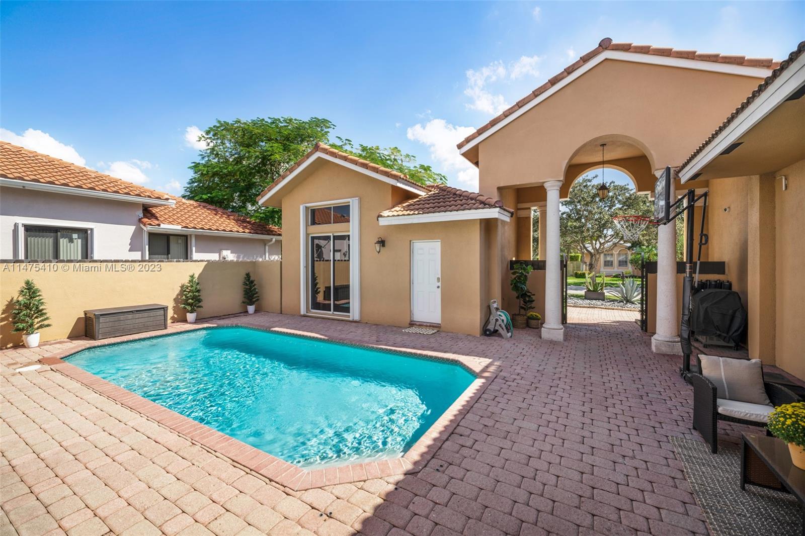 1188 NW 165th Ave