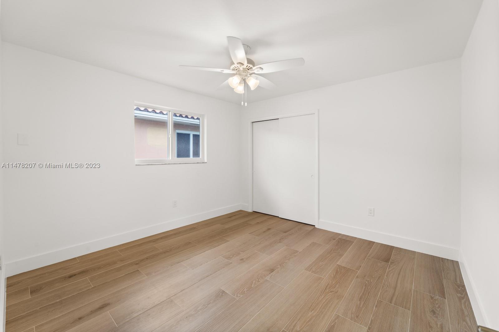 37 NW 49th Ave Unit: Front