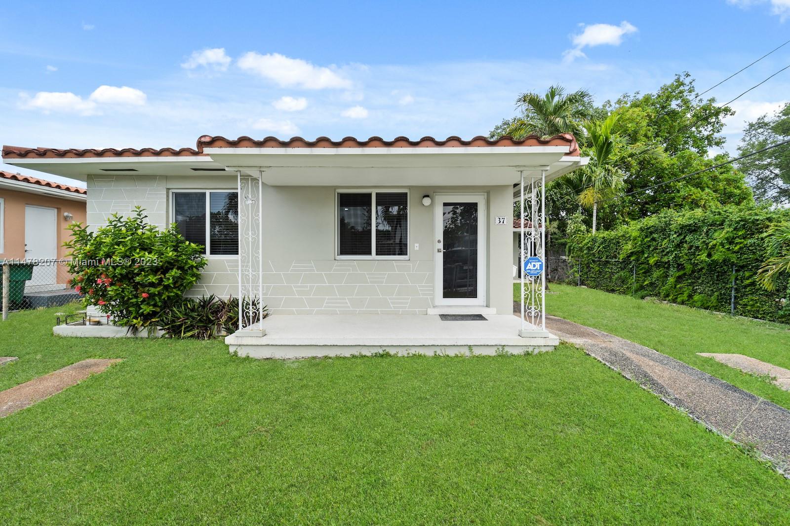 37 NW 49th Ave Unit: Front