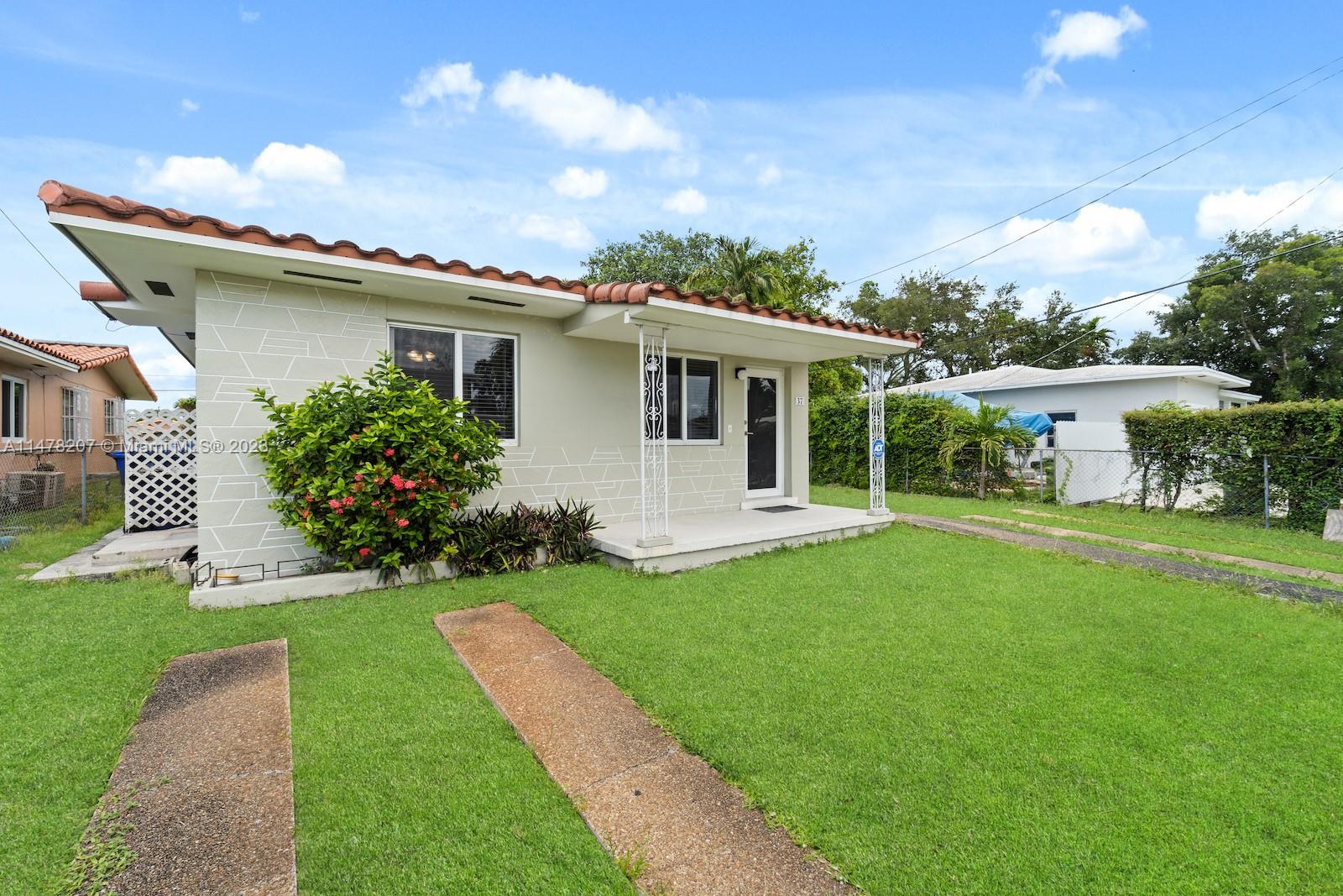 37 NW 49th Ave Unit: Front