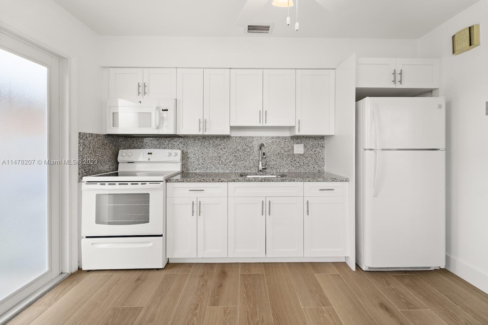 37 NW 49th Ave Unit: Front