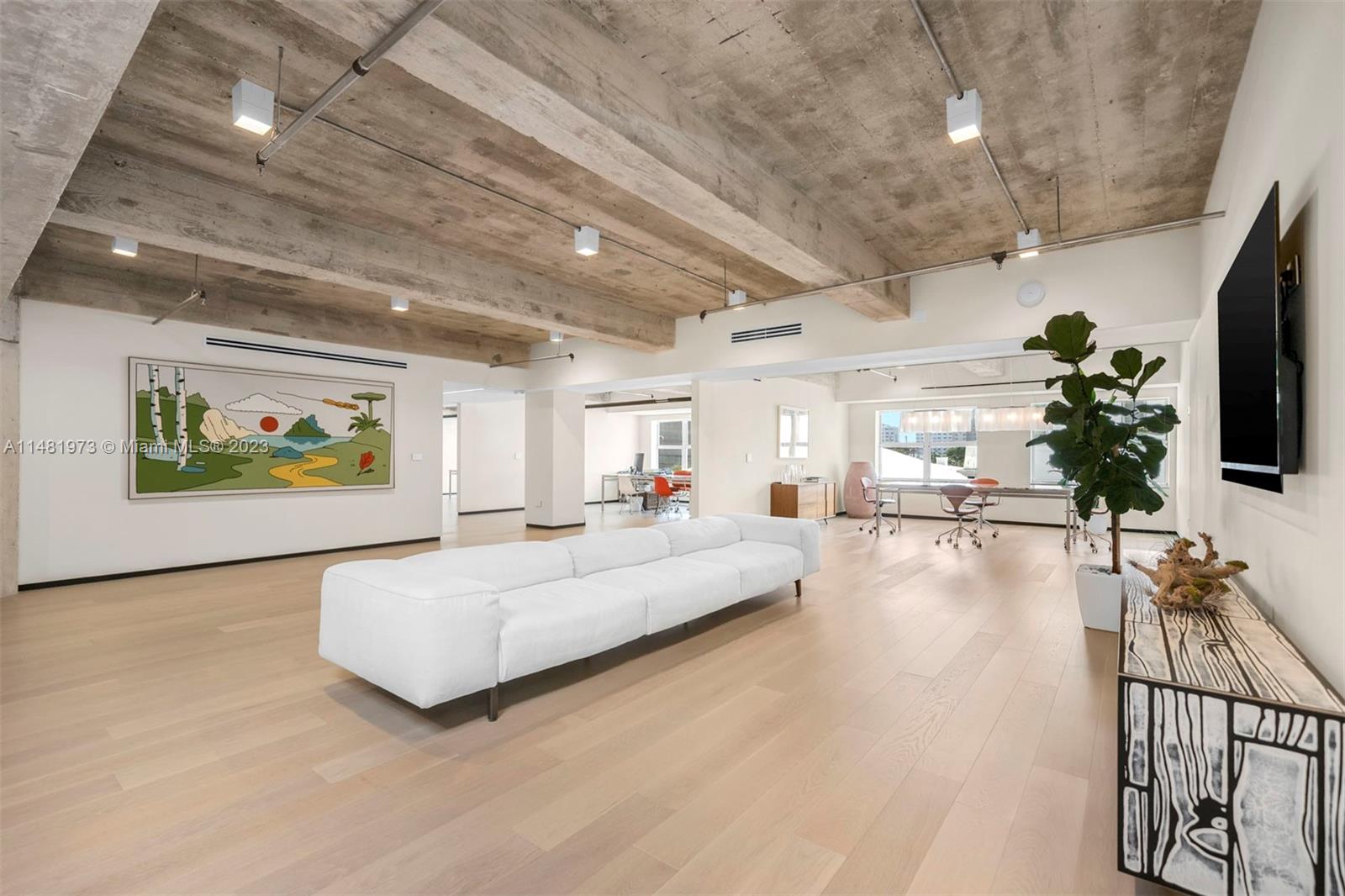 605 Lincoln Rd Unit: 420/430