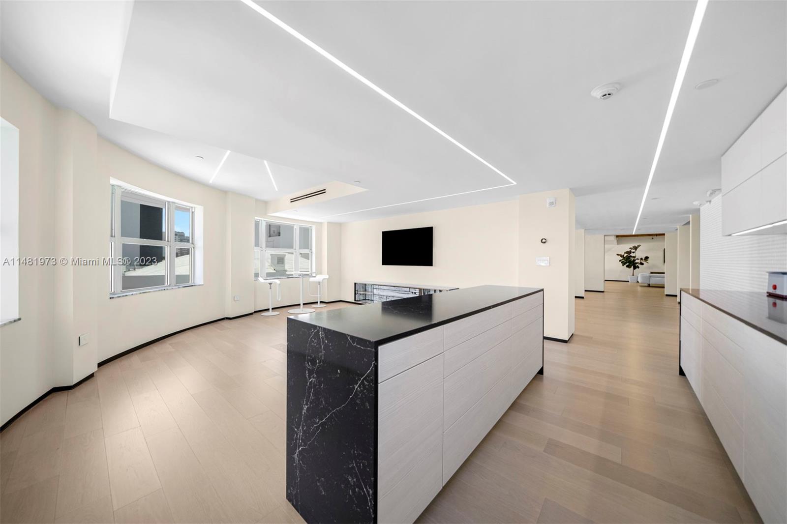 605 Lincoln Rd Unit: 420/430