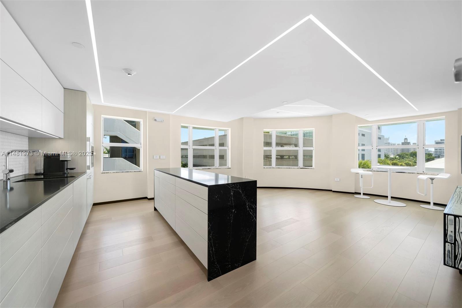 605 Lincoln Rd Unit: 420/430