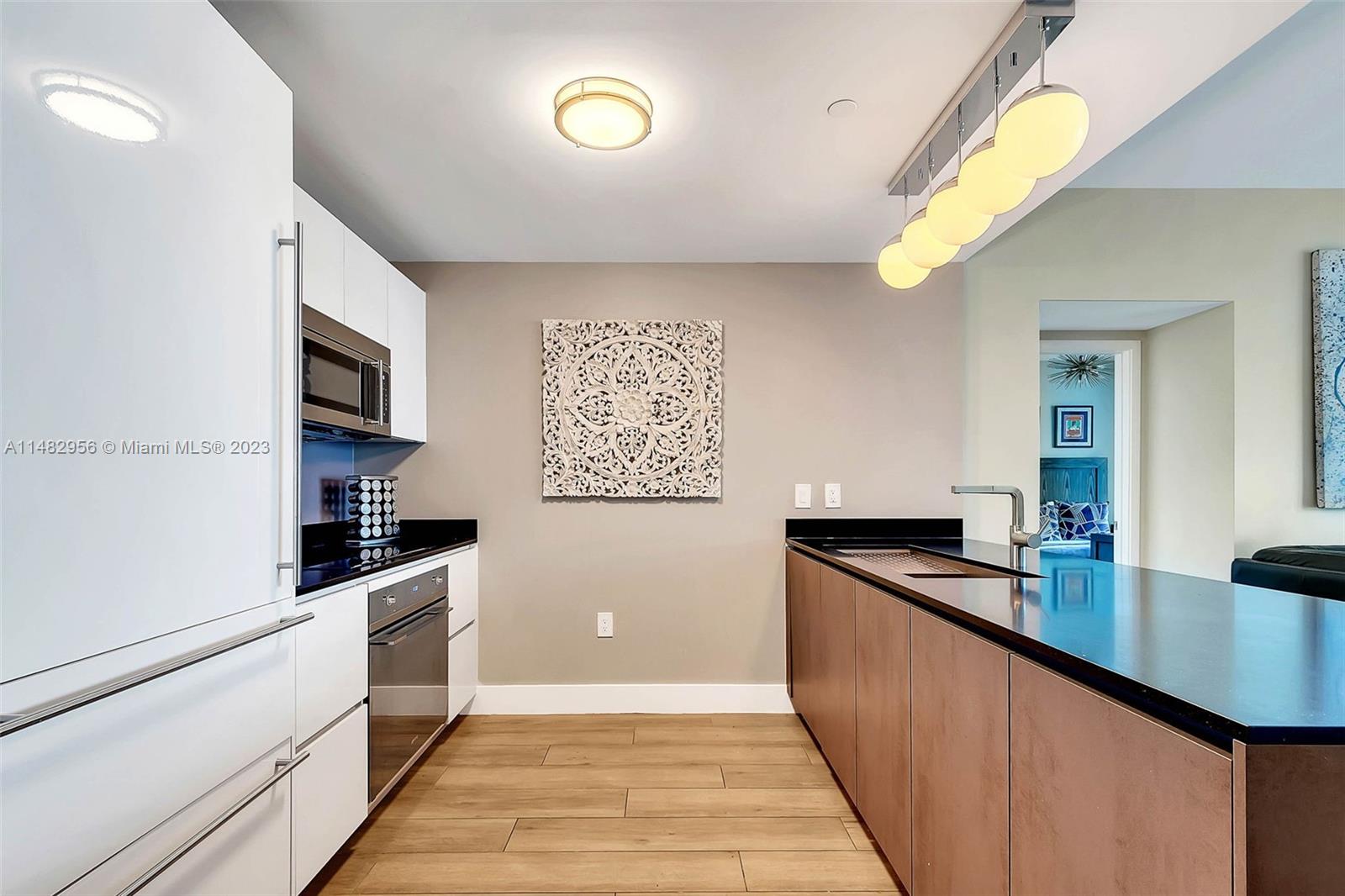 1010 Brickell Ave # 2502