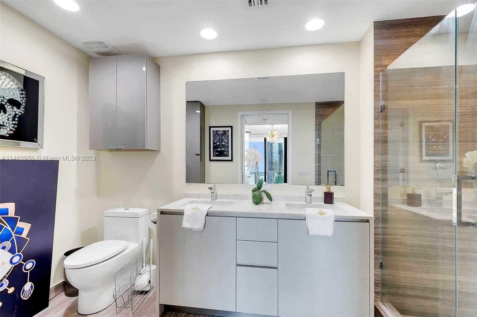 1010 Brickell Ave # 2502