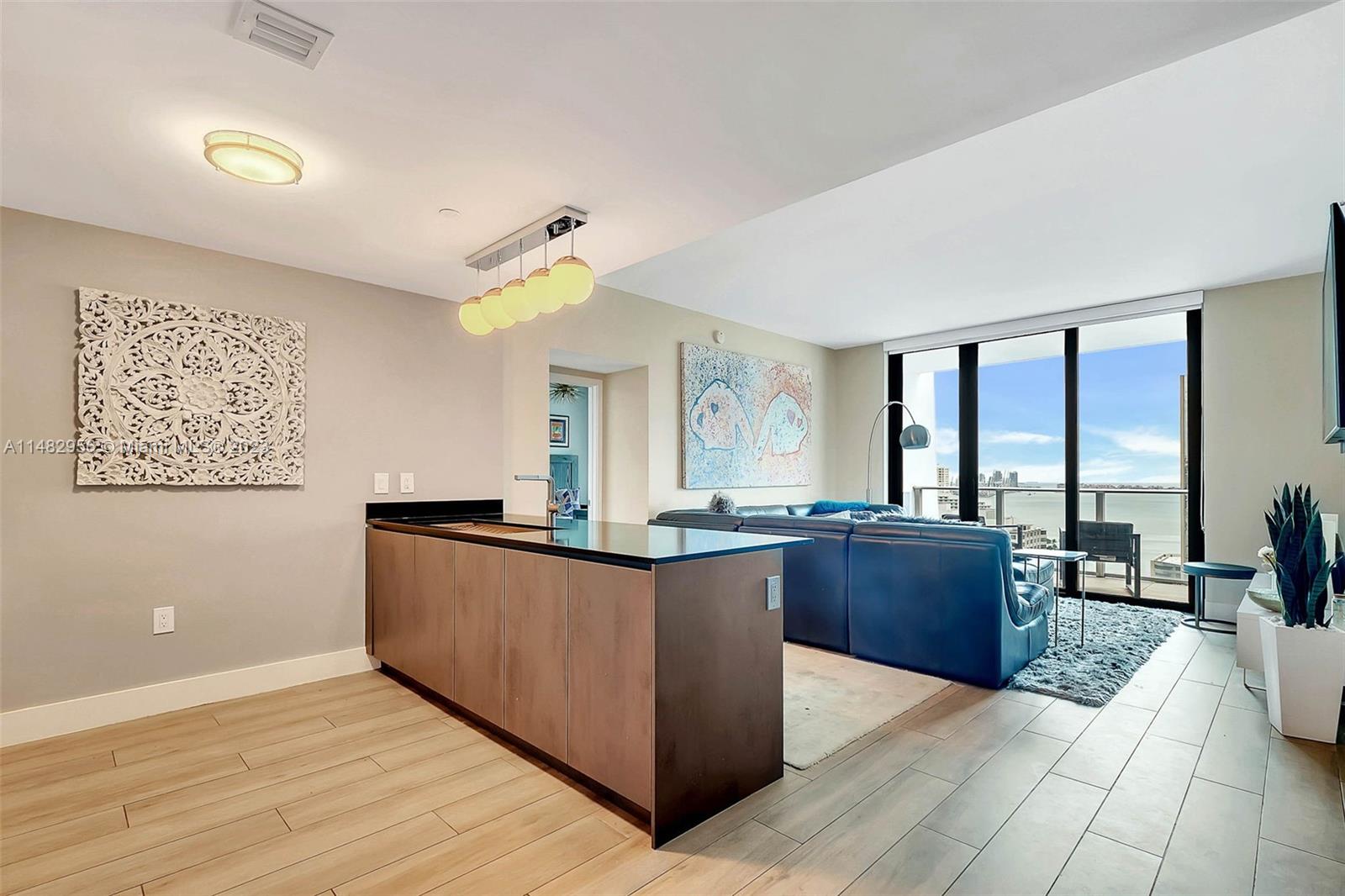 1010 Brickell Ave # 2502