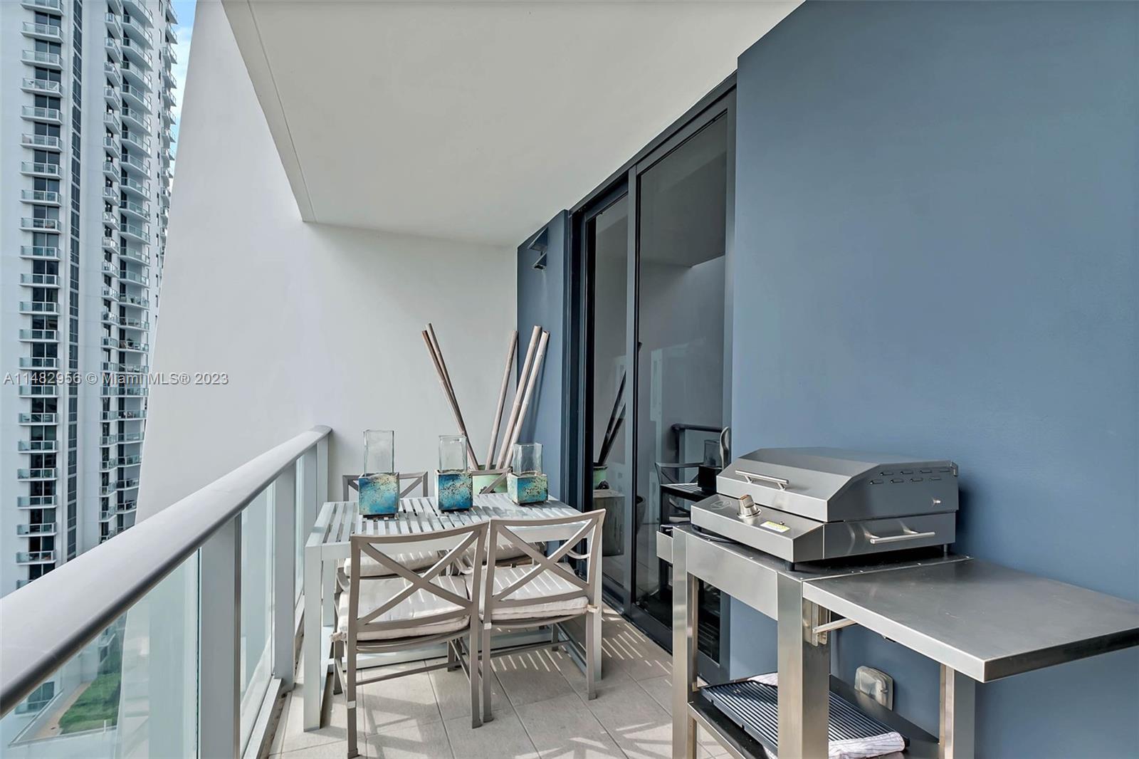 1010 Brickell Ave # 2502