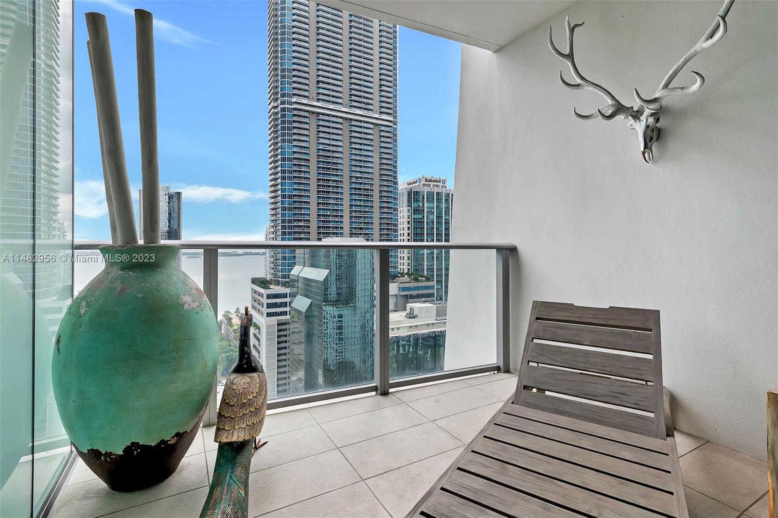 1010 Brickell Ave # 2502