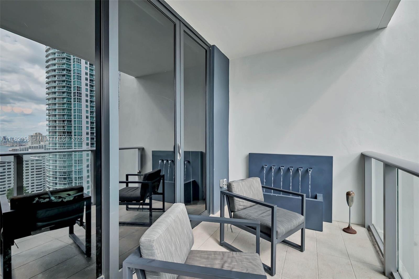 1010 Brickell Ave # 2502