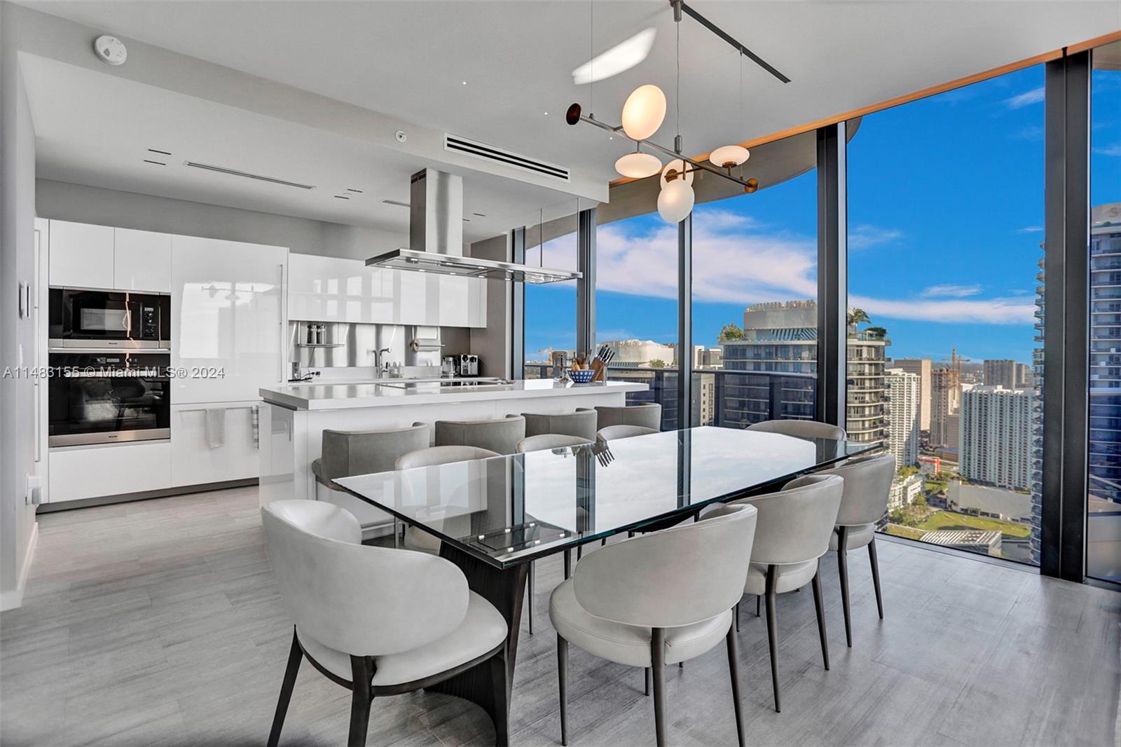 1000 Brickell Plz Unit: PH5208