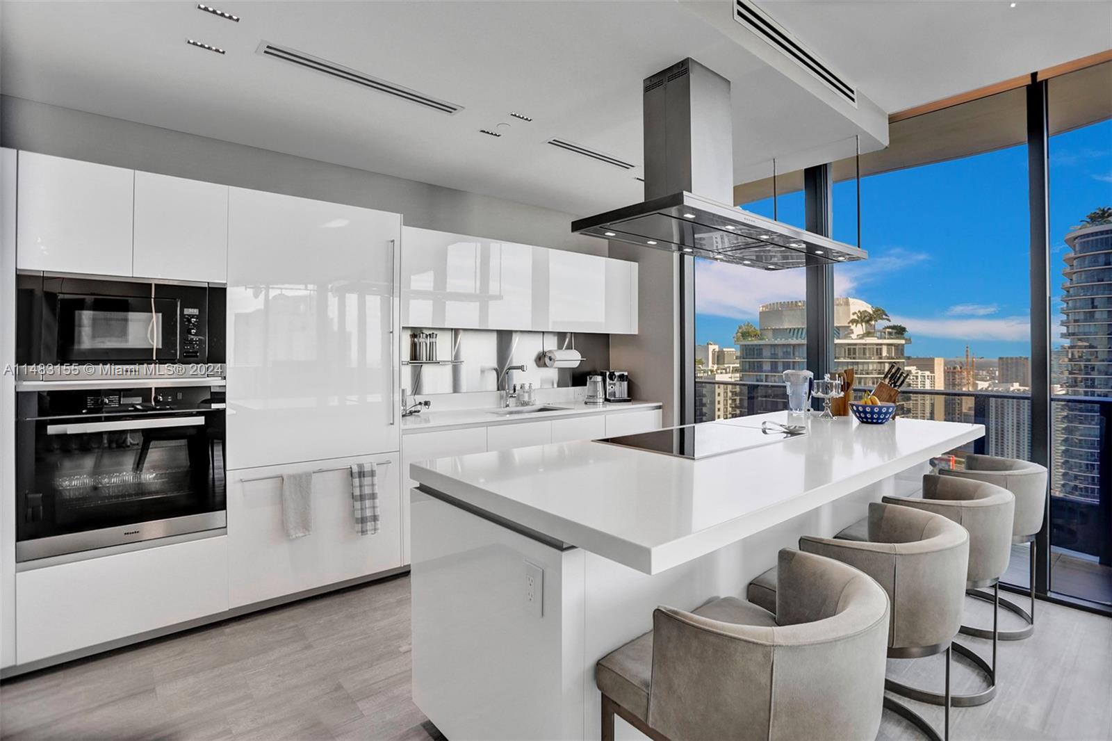 1000 Brickell Plz Unit: PH5208