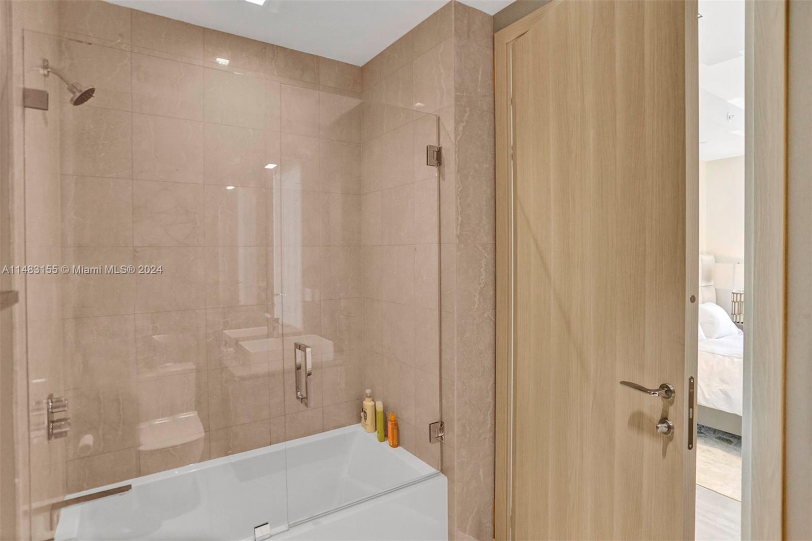 1000 Brickell Plz Unit: PH5208