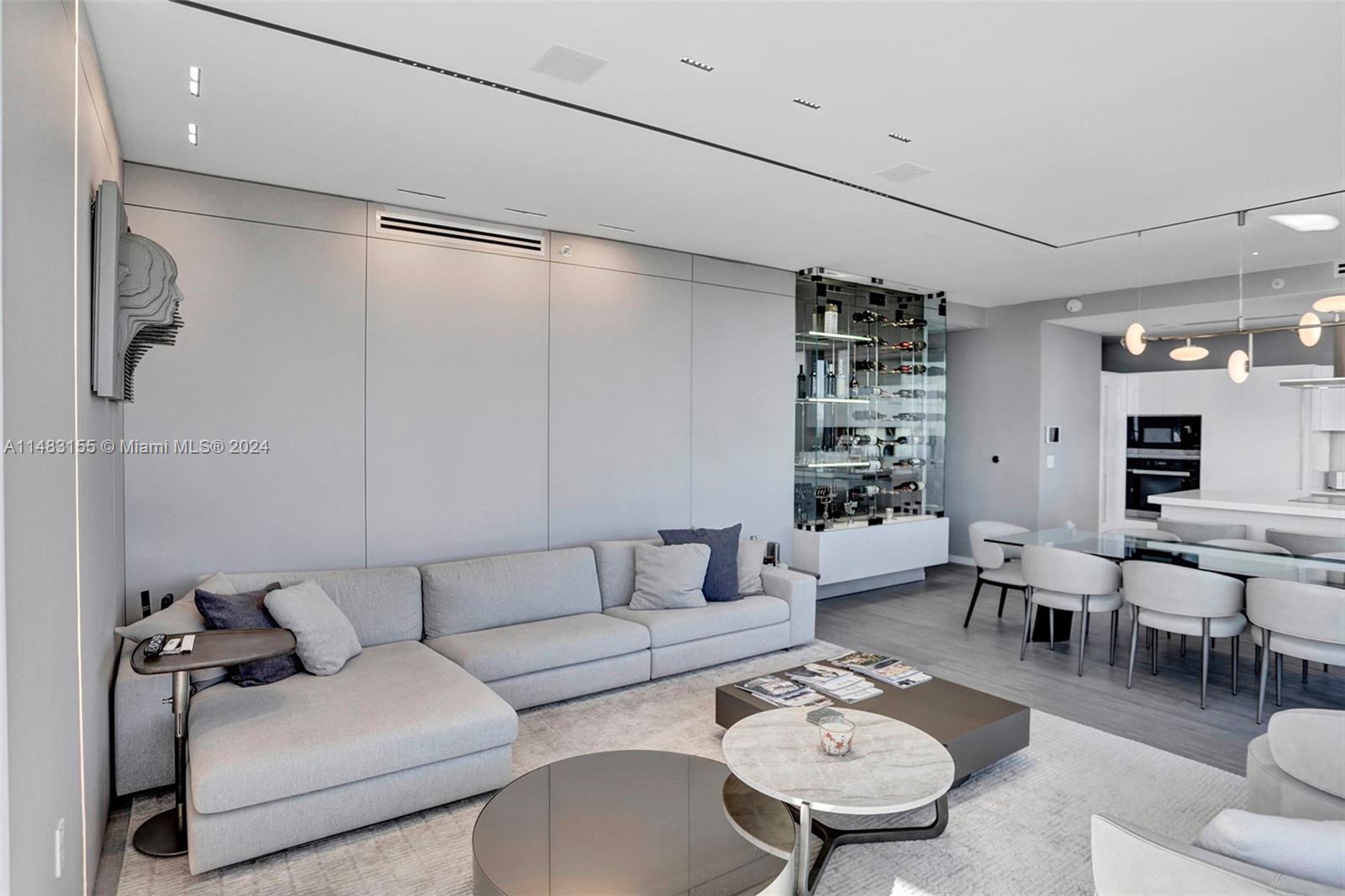 1000 Brickell Plz Unit: PH5208