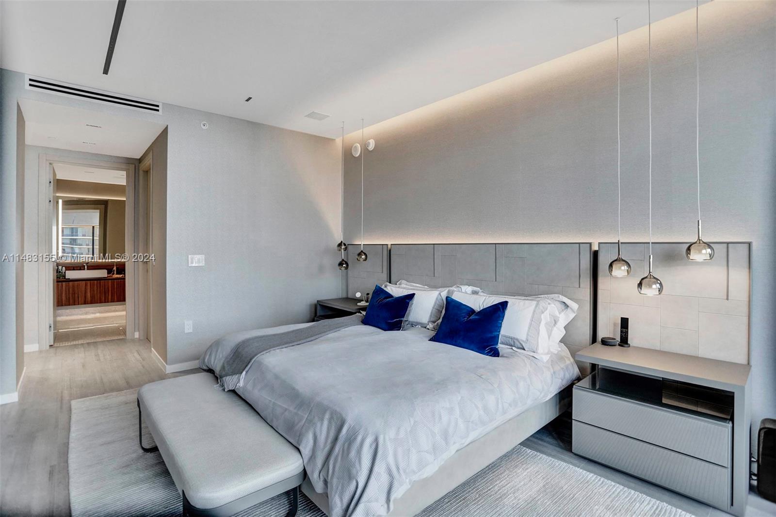 1000 Brickell Plz Unit: PH5208