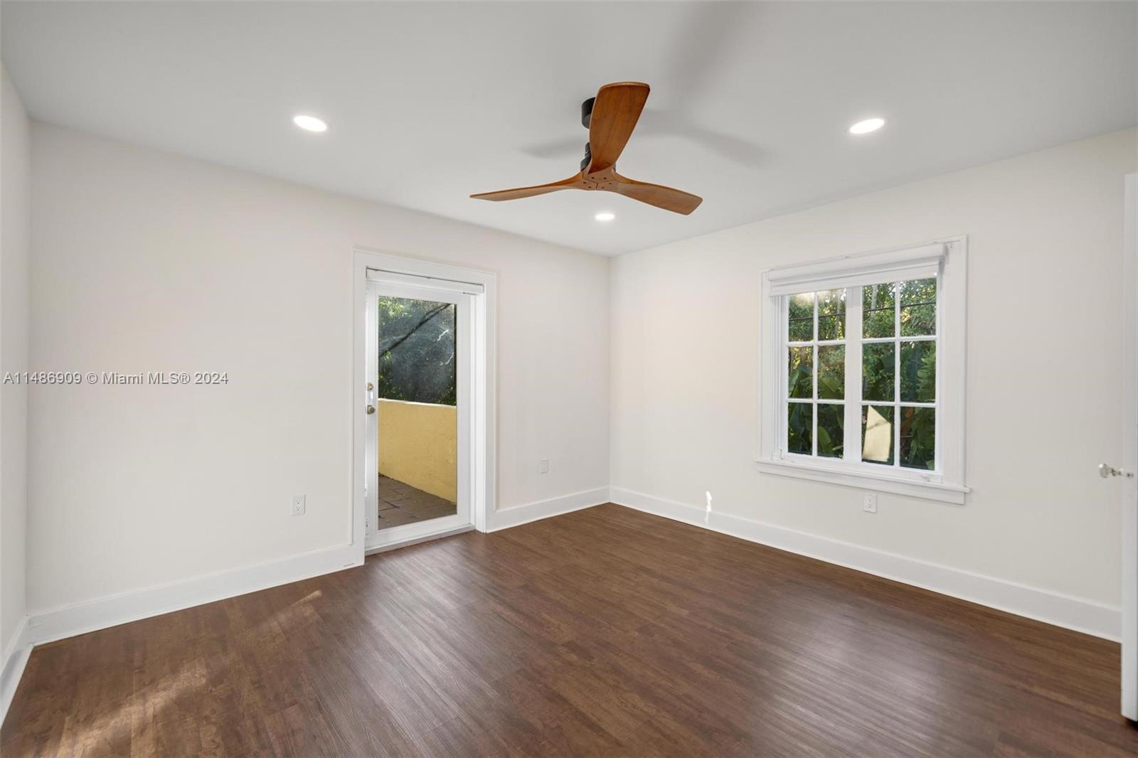 936 Sorolla Ave