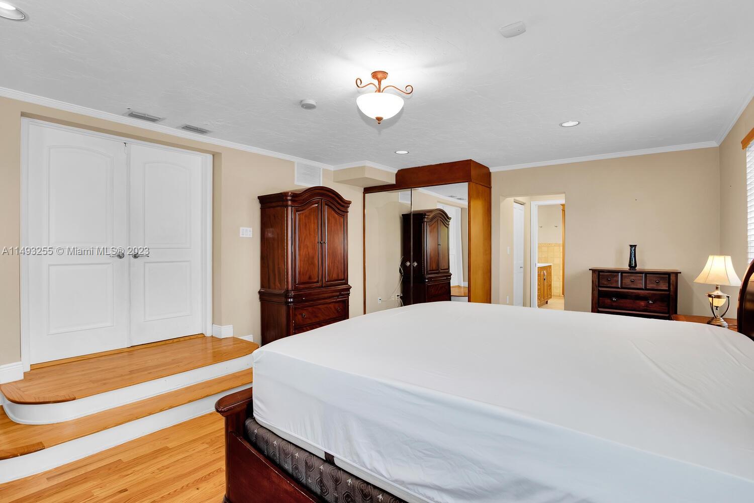 3200 SW 81st Ave