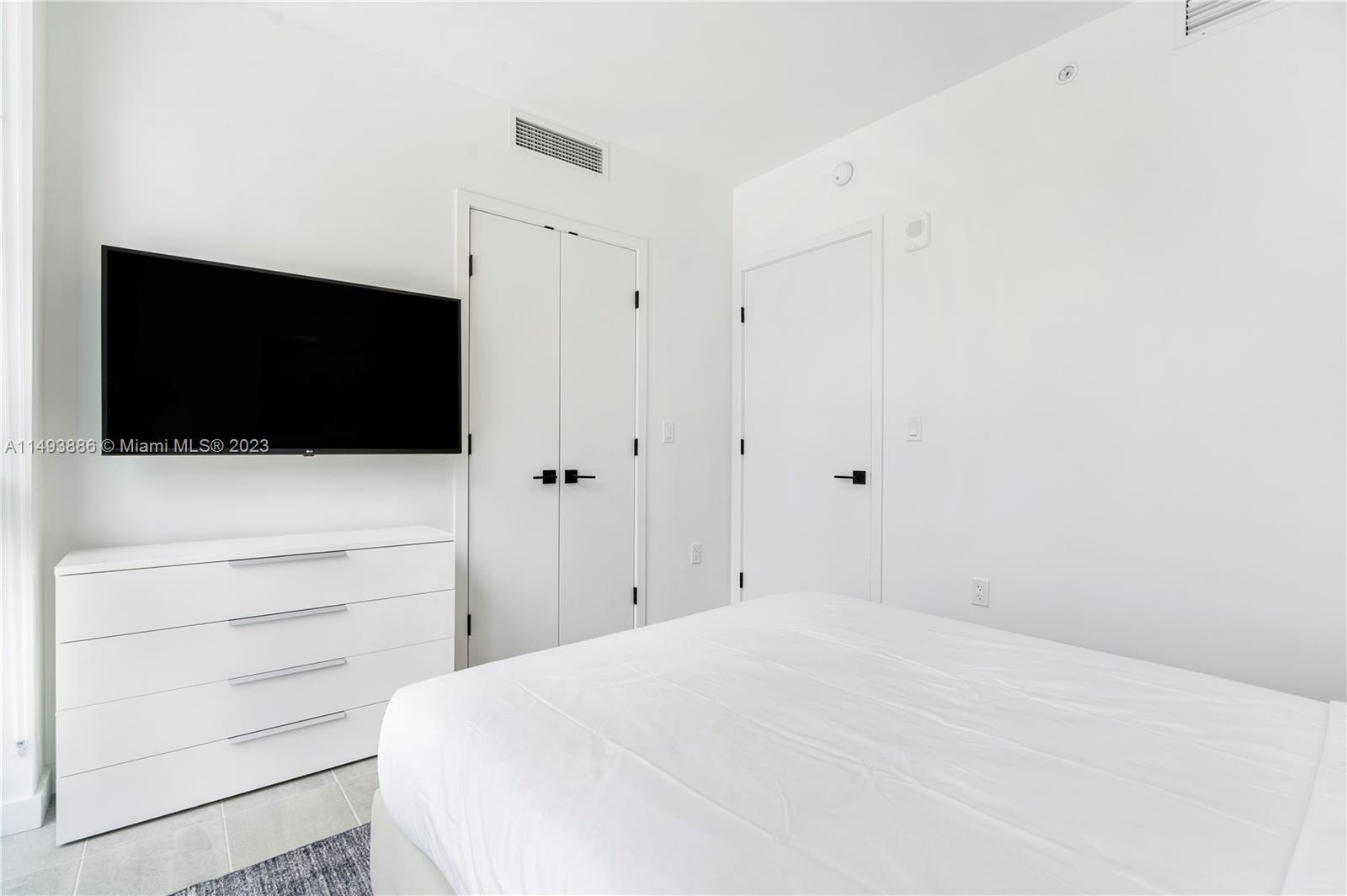 227 NE 2nd St # 3000