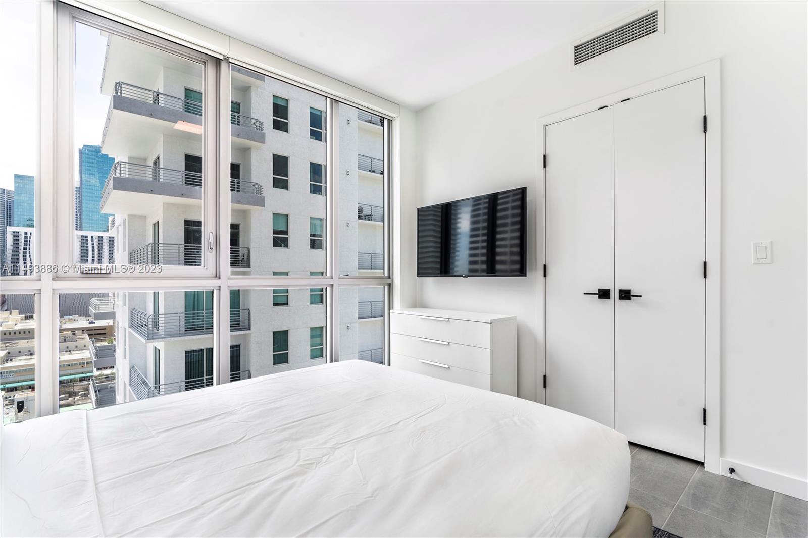 227 NE 2nd St # 3000