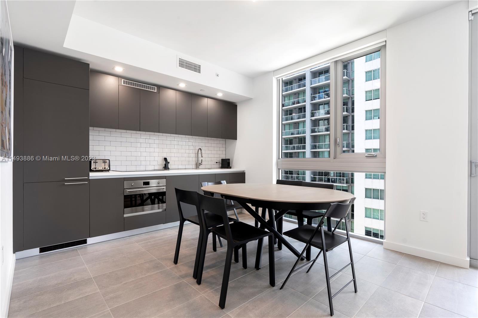 227 NE 2nd St # 3000