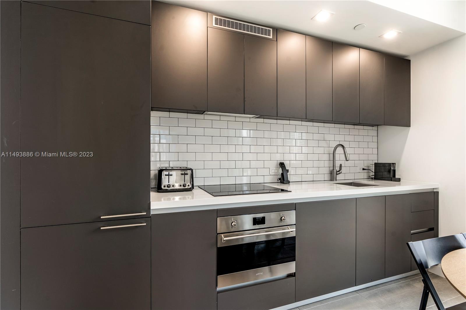 227 NE 2nd St # 3000