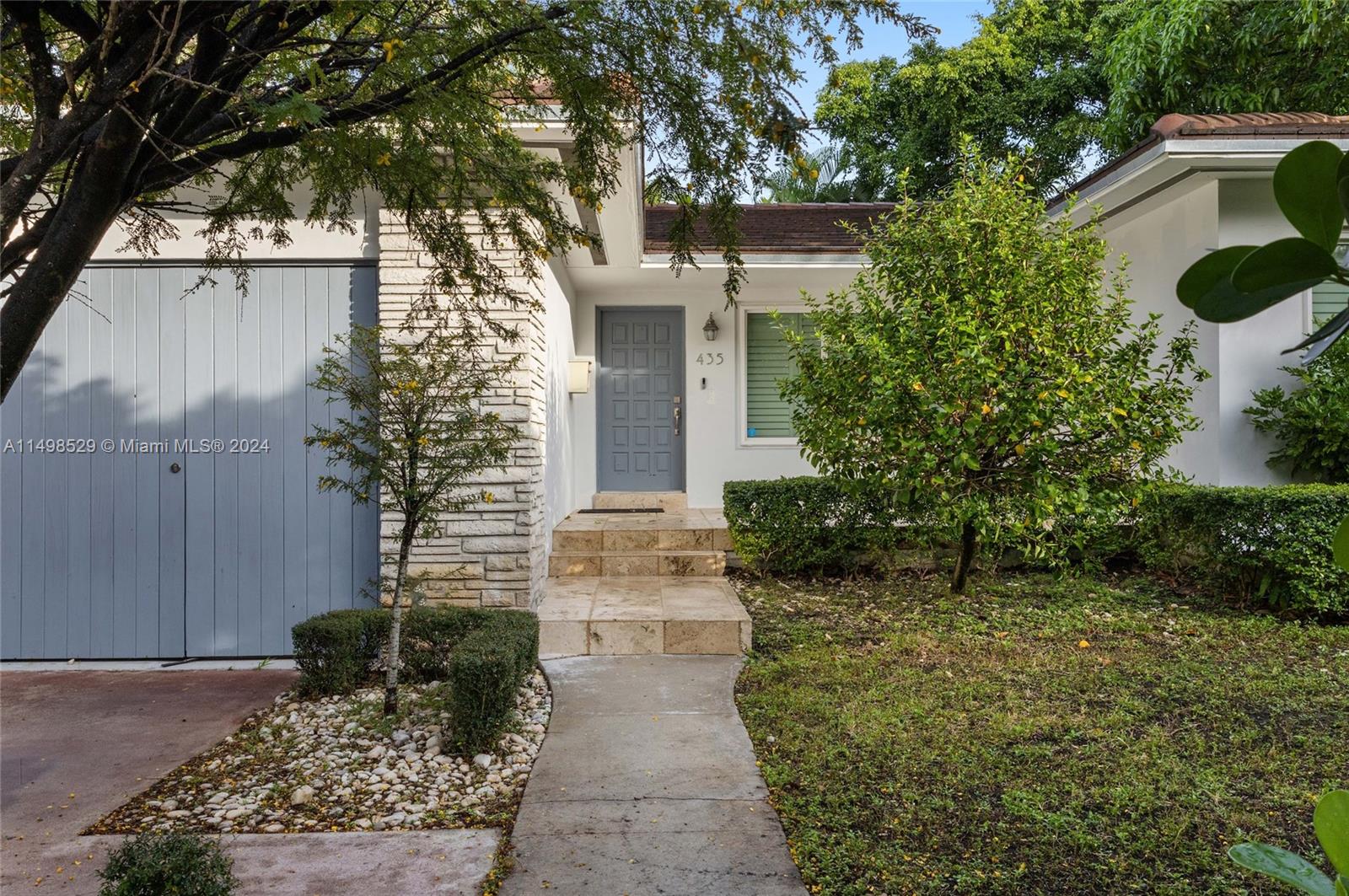 435 Castania Ave