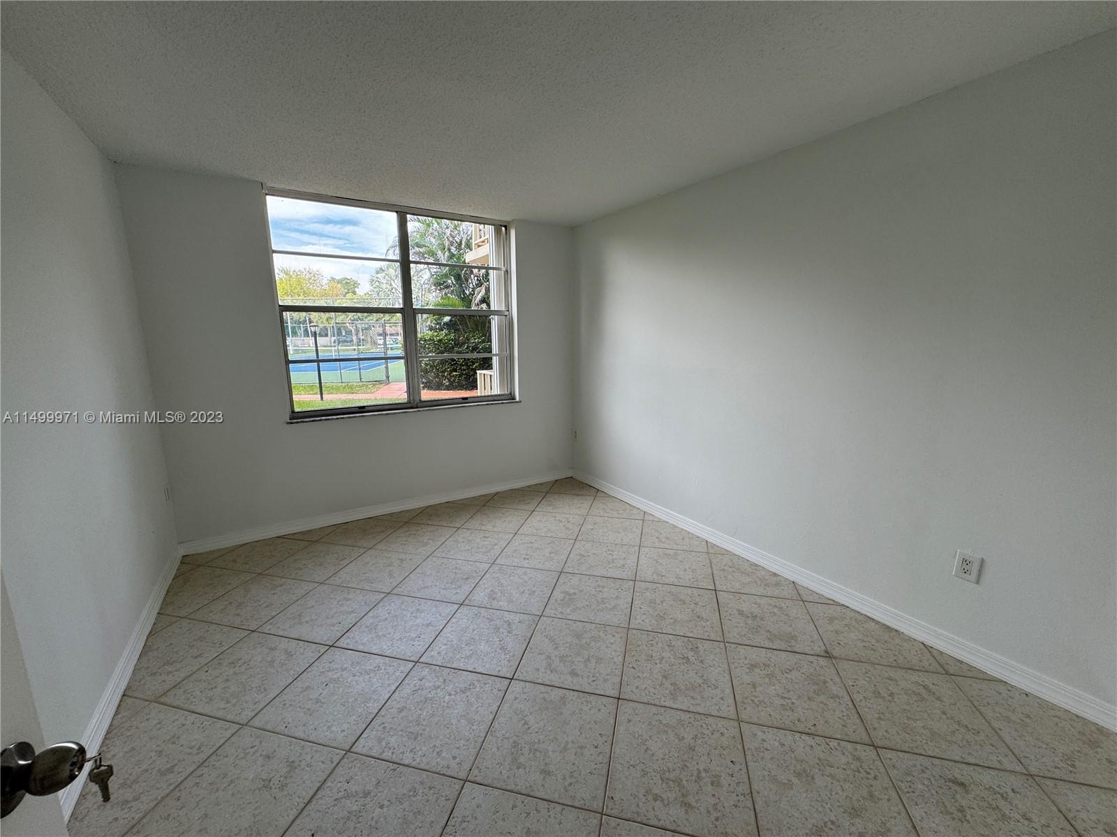 13120 SW 92nd Ave # 106 Unit: B-106
