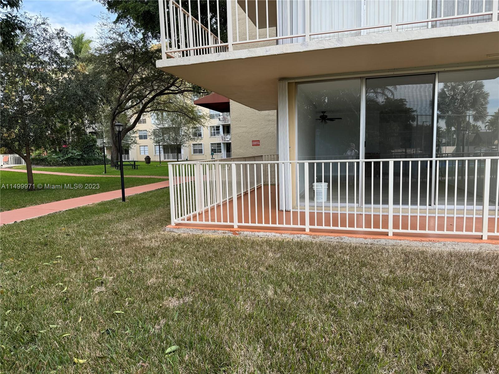 13120 SW 92nd Ave # 106 Unit: B-106