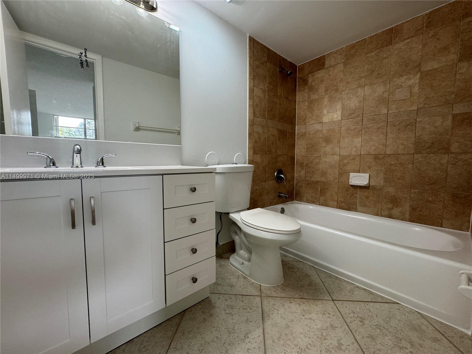 13120 SW 92nd Ave # 106 Unit: B-106