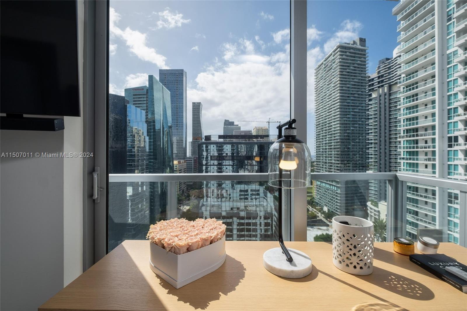 1060 Brickell Ave # 2111